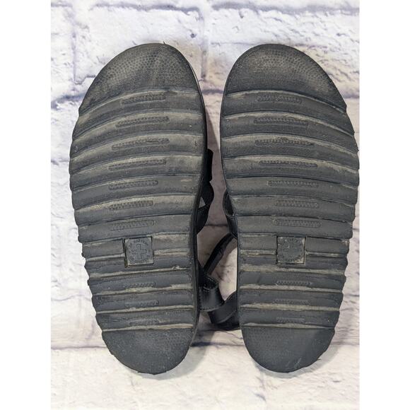 Blaire Hydro Leather Strap Sandals sz 7/38
$100 - Picture 3 of 10